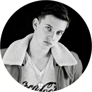 bazzflow nik ernst - Musical artist