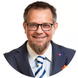 Niko Eskelinen - Politician