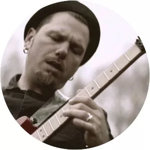 Niko Tsonev - Musician