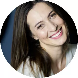 Nil Günal - Actress