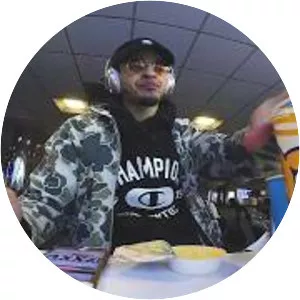 nilo stari - Musical artist