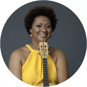 Nilze Carvalho - Brazilian singer