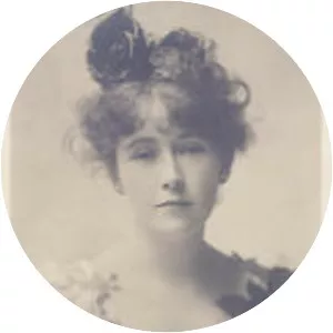 Nina Boucicault