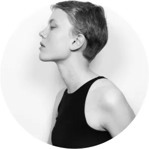 Nina Hnizdo - Kim Hnizdo's sister