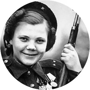 Nina Lobkovskaya - Sniper