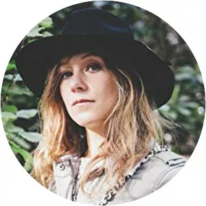 Nina Olsson - Author