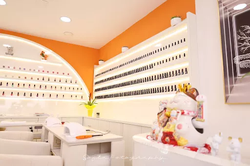 NINI NAIL - Beautician in Leini, Italy