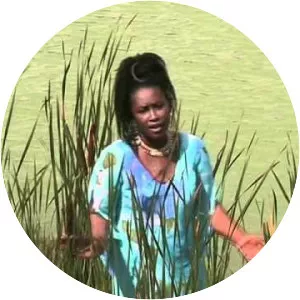 Ninie Doniah - Malagasy singer