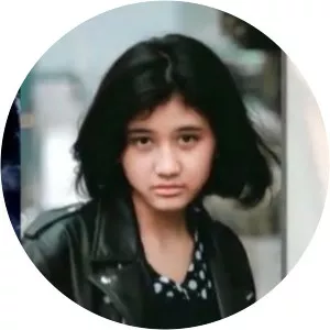 Nining Ningsihrat photograph