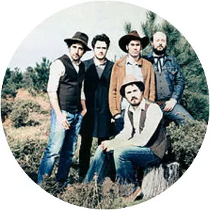 Niño y Pistola - Musical group