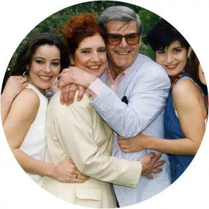 Noel Henshall - Ruthie Henshall's sister