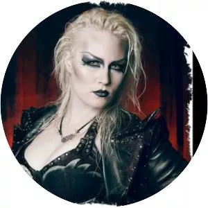 Noora Louhimo - Singer