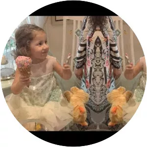 Nooreh Shehroz photograph