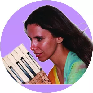 Nora Sarmoria Musician