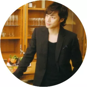 Noriyuki Higashiyama - Singer