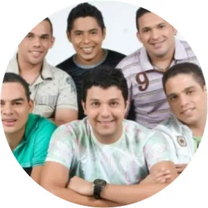 Nosso Tom - Musical artist