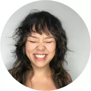 Nouela Johnston - Singer