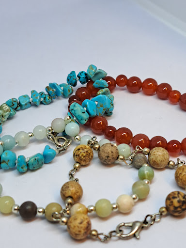 Novas Smycken och Ting