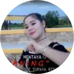 Novie Mentaya - Musical artist