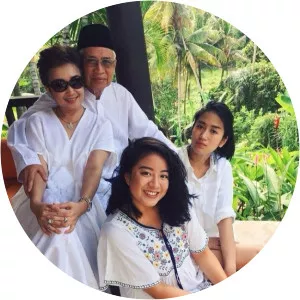 nudie moeloek - Renatta Moeloek's father