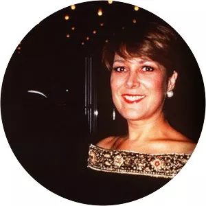 Nunzio Peluso - Restaurateur ‧ Lynda Bellingham's ex-husband