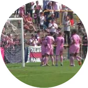 Nyren Clunis - Football player