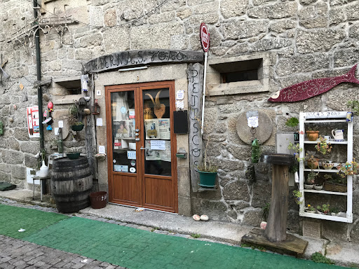 O Fumeirinho Da Barca - Manuel Pereira Gomes - Handicraft in Ponte da Barca, Vila Nova da Muia e Paco Vedro de Magalhaes, Portugal