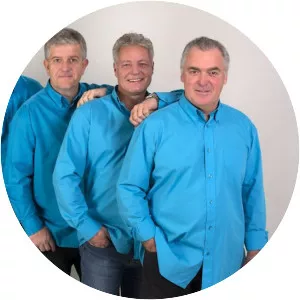 Obvezna smer - Musical group