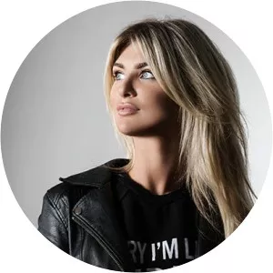 Official Nancie - Musical artist