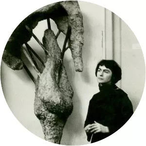 Olga Jevrić - Serbian sculptor