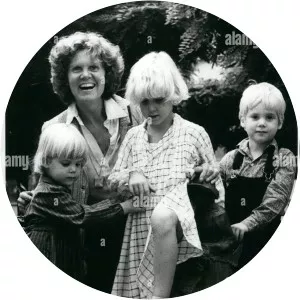 Olga von Dohnányi - Justus von Dohnányi's sister