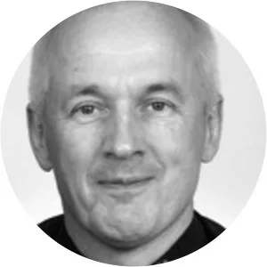 Oliver Kirchkamp - Economist