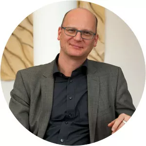 Oliver Kornhoff - Art historian