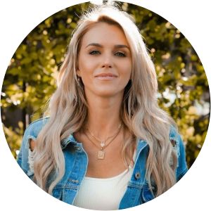 Olivia Flowers - Internet personality