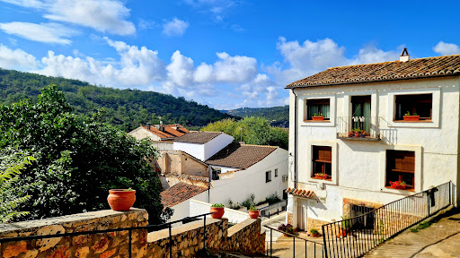 Olmeda de las Fuentes Town Hall - City or town hall in Olmeda de las Fuentes, Spain
