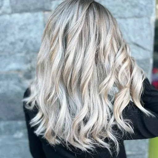 Oltre Lo Stile Di De Lorenzi Cristina - Hair salon in Arenzano, Italy