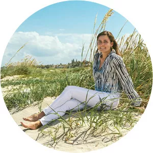 Olympia Shields - Brooke Shields' sister