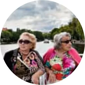 Oma & Bella - 2012 ‧ History/Drama ‧ 1h 16m