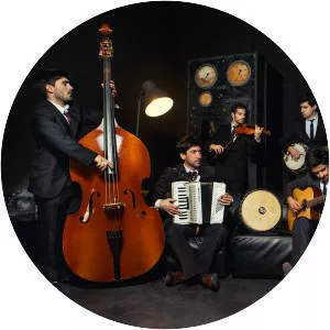 Os Quatro e Meia - Musical group