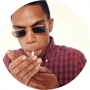 Oscar Harrison - Musician