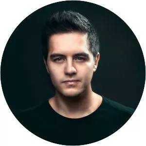 Oscar Troya - Musical artist