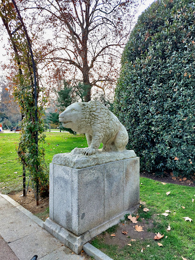 Osos sentados de la Casa de Fieras