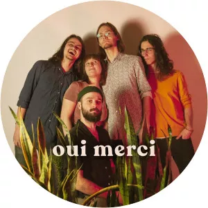 oui merci - Musical group
