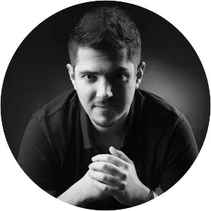 Padé - Musical artist