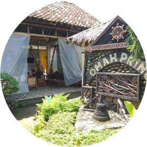 padepokan apel watoe omah pring resto & rest area