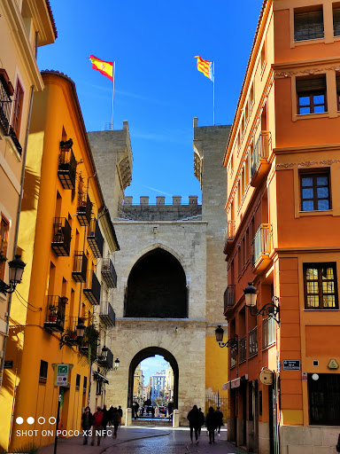 pak peluqueria unisex - Hair salon in Paterna, Spain