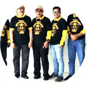 pancaran sinar petromak - Musical group