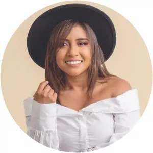 Paola Chuc - Musical artist