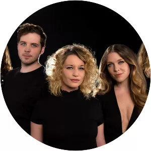 matthias peyker paper bird