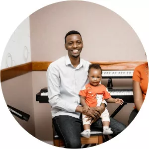 Papi Clever - Musical artist